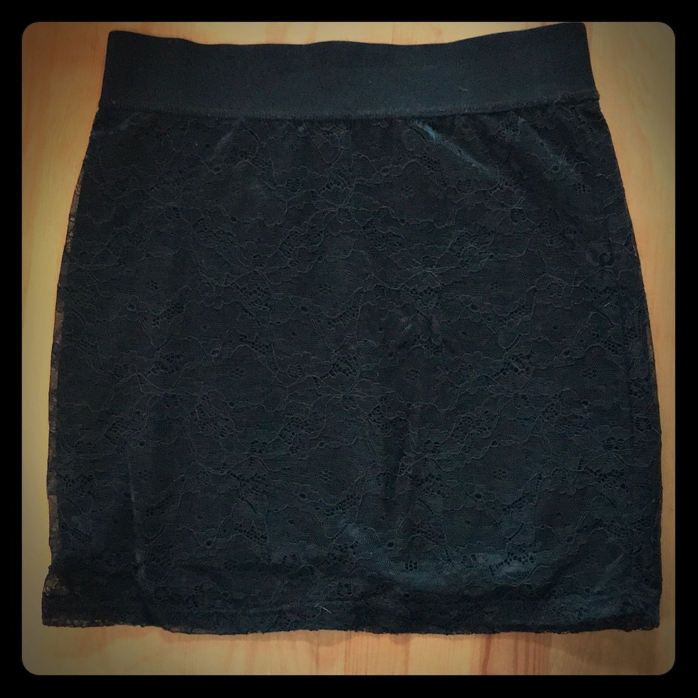H&M black mini skirt